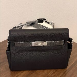 H inspired. K Messenger. Elegant Black Leather Handbag